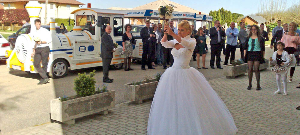Esküvő kisvonattal Kópházán