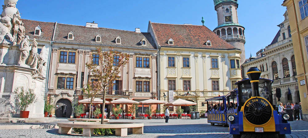 Sightseeing train at Main square